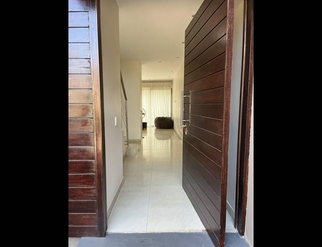 3 BEDROOM APARTMENT RENTED IN ELTONHILL